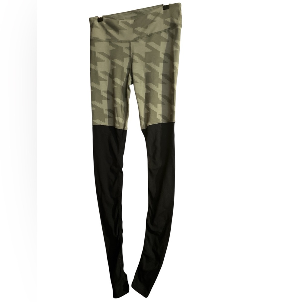 ALO Yoga Green and Black Leggings